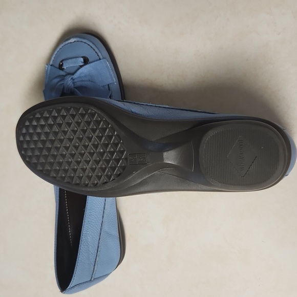 NEW Aerosoles What's What "Mating Game" Blue Leather Flat Grosgrain Bow at Vamp - Picture 9 of 11